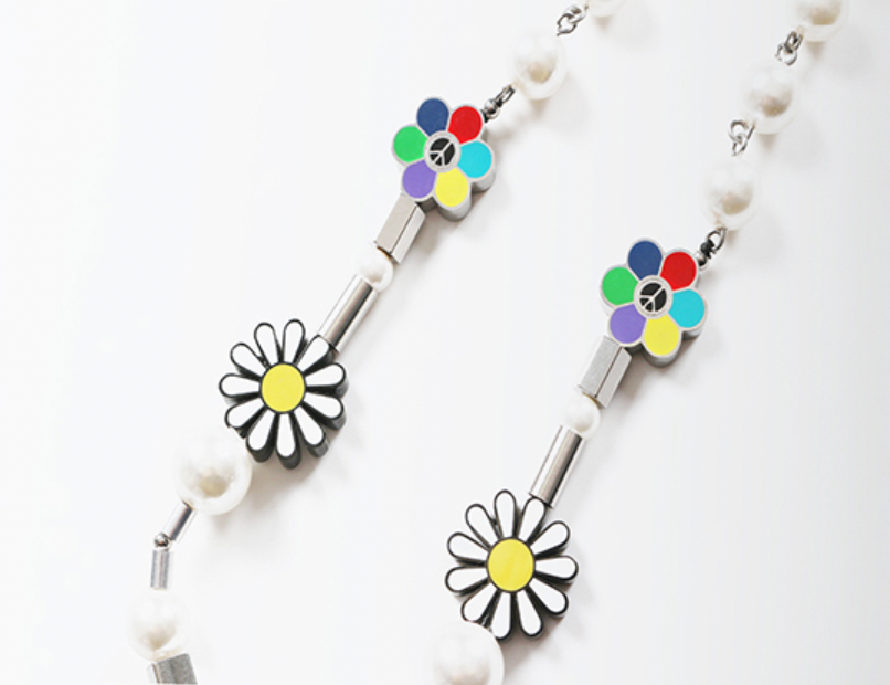 SALUTE Daisy Flower Smile Necklace