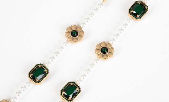 SALUTE Daisy Flower Gemstone Necklace | Face 3 Face