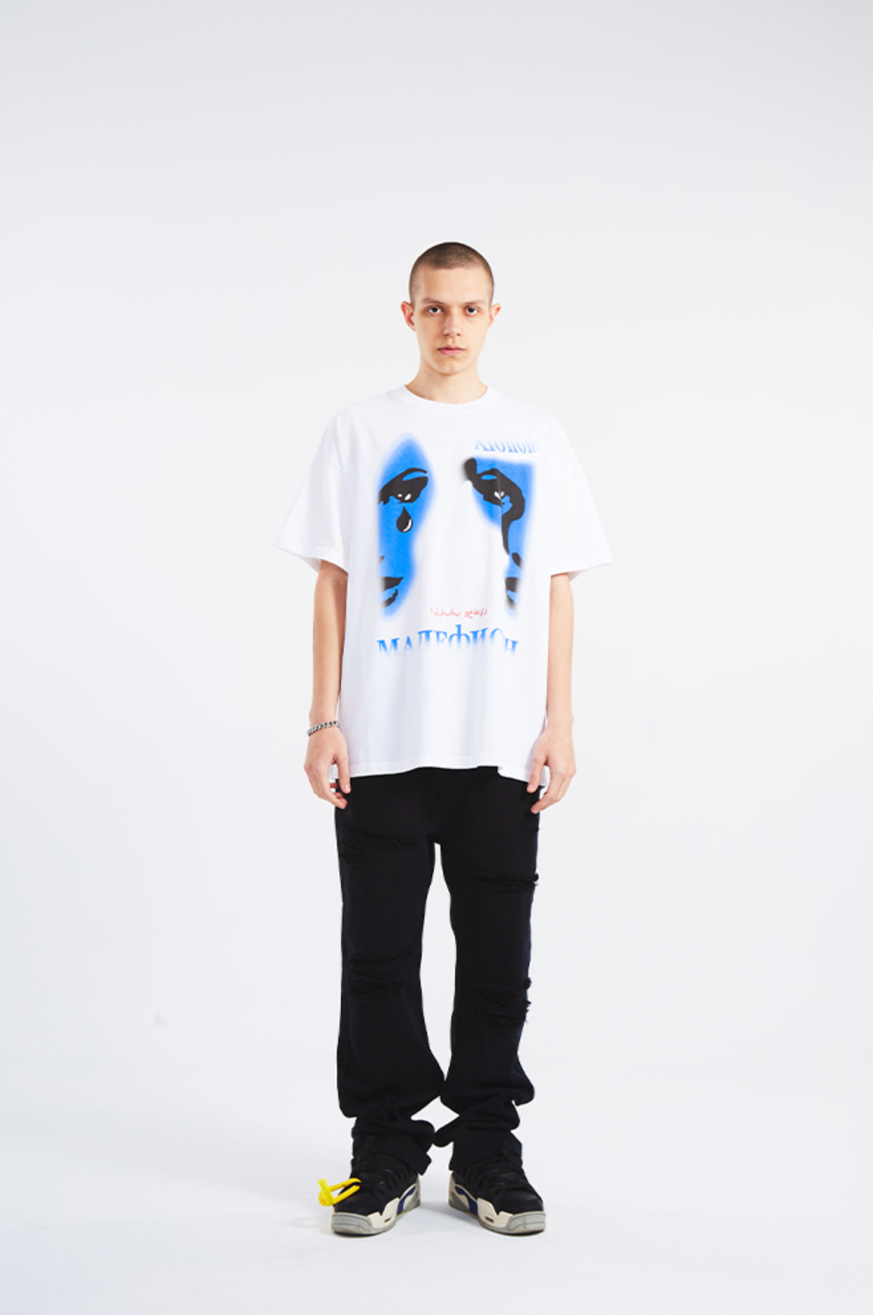 YADcrew Abstract Face Print Tee