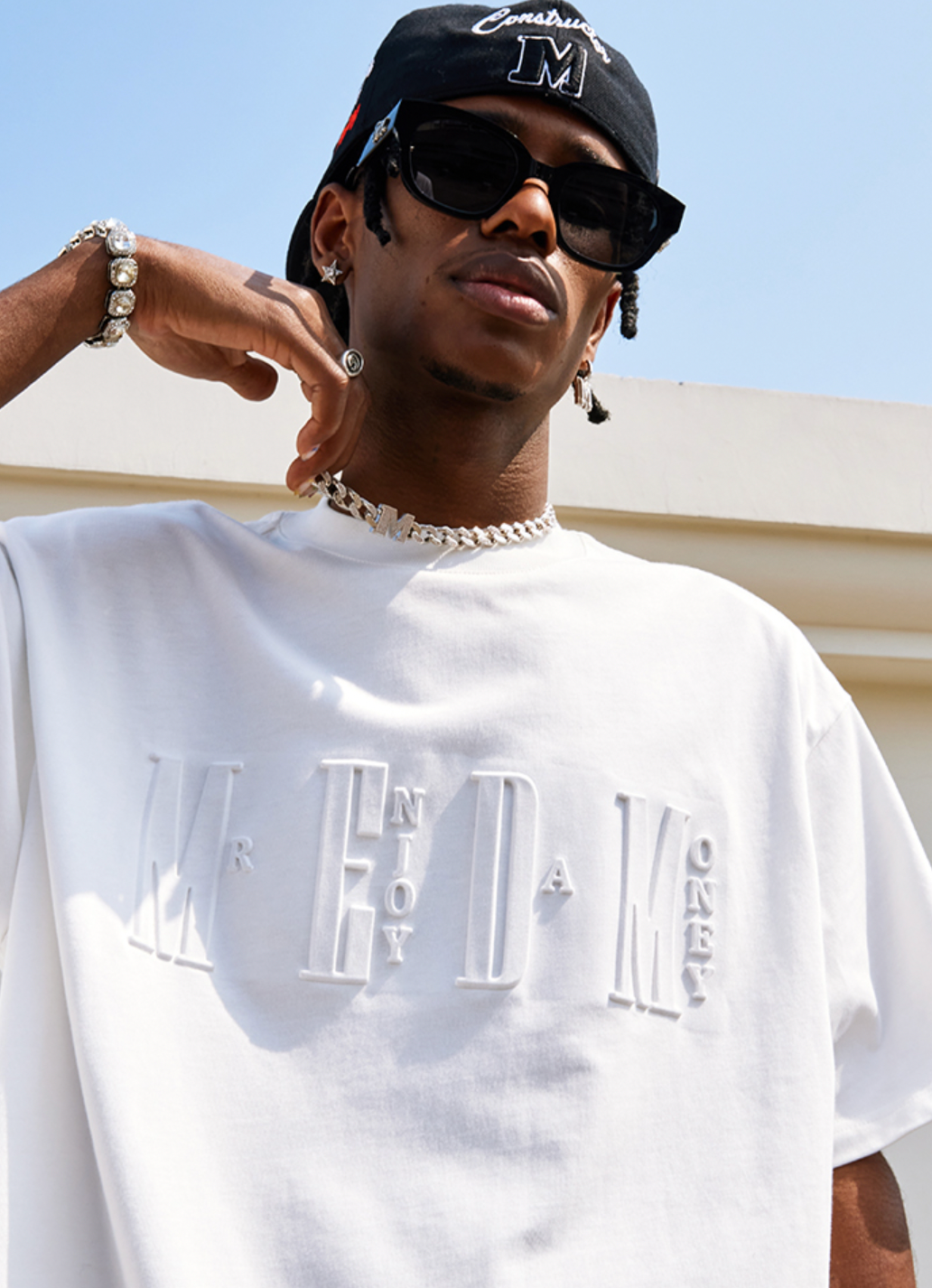 MEDM Letter Embossing Five Point Tee