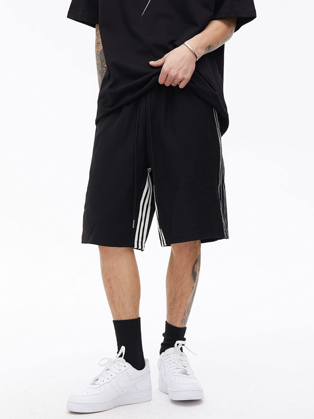 Contrast Color Striped Sports Shorts