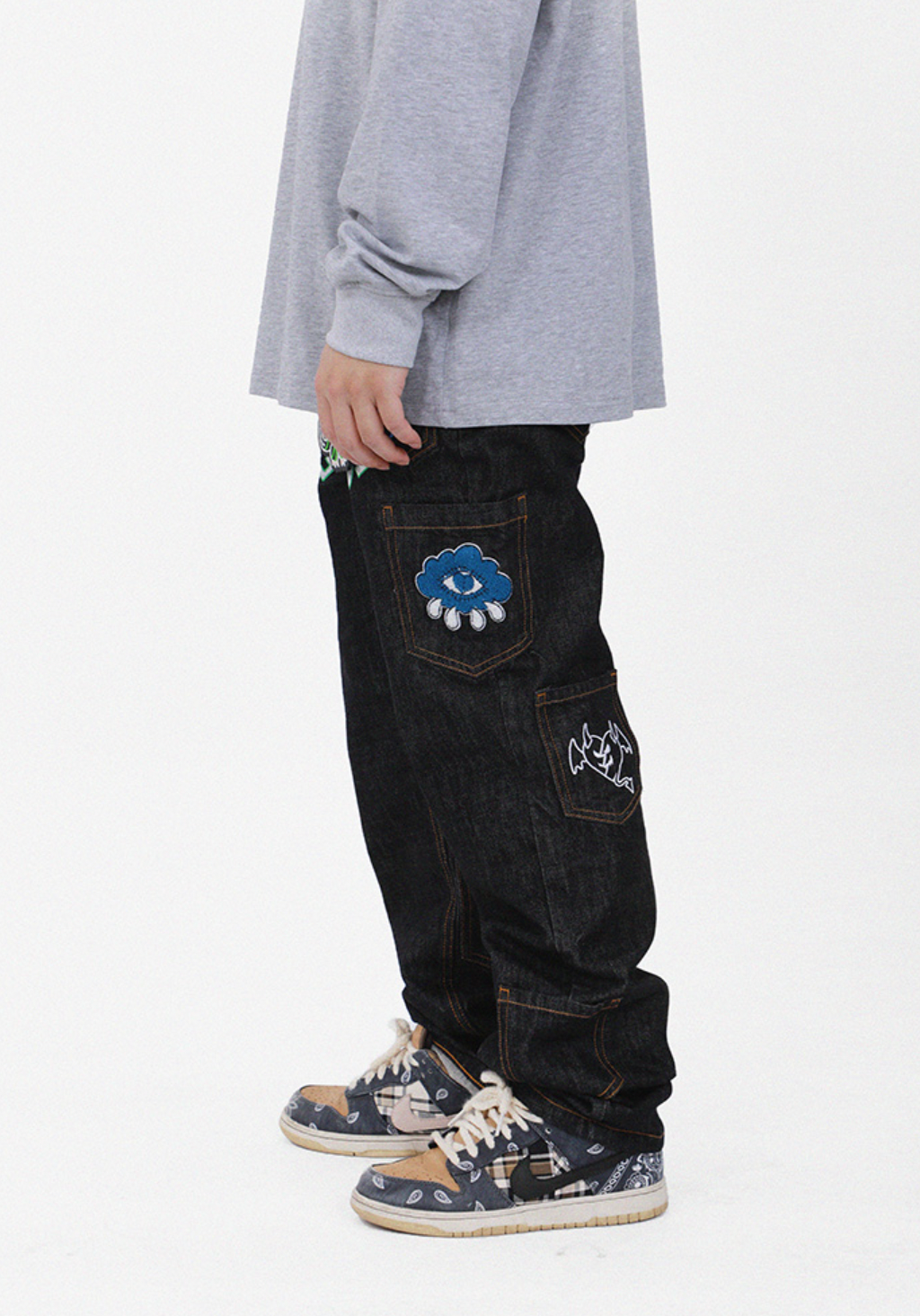 Cashrules Multi Pocket Love Embroidery Denim Pants