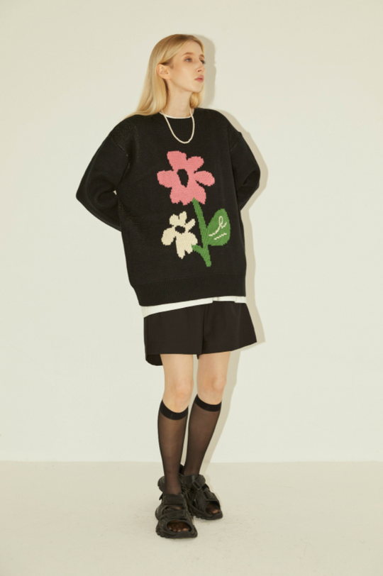 EMPTY REFERENCE Flower Knit Sweater