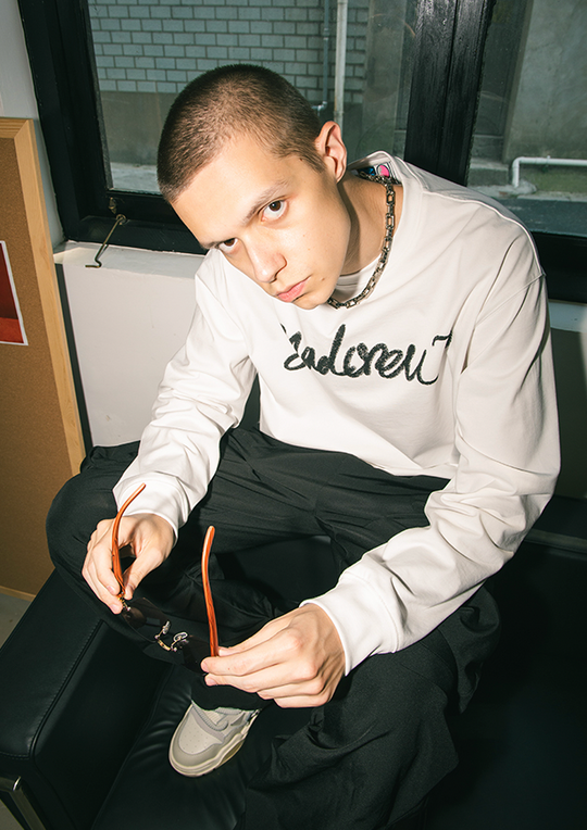 YADcrew Crayon 3D Love Puzzle Print Long Sleeved Tee