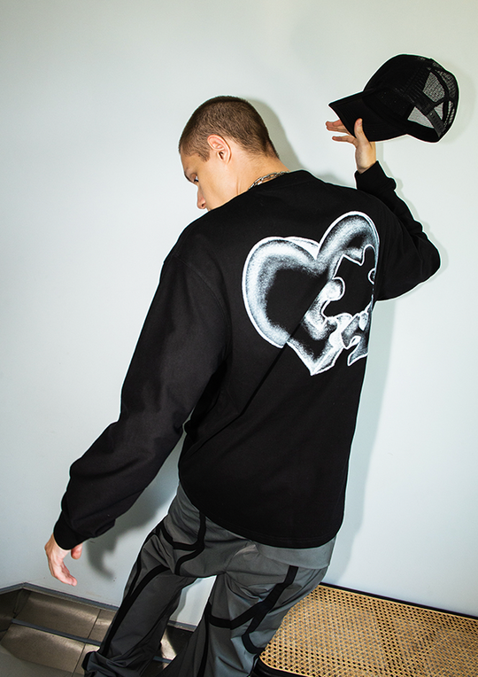 YADcrew Crayon 3D Love Puzzle Print Long Sleeved Tee