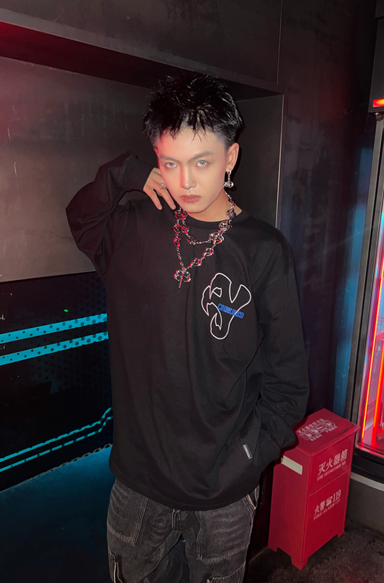 Cashrules Dragon Claw Letters Printed Long Sleeved Tee