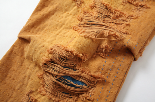 YADcrew Destruction Pleated Washed Jeans