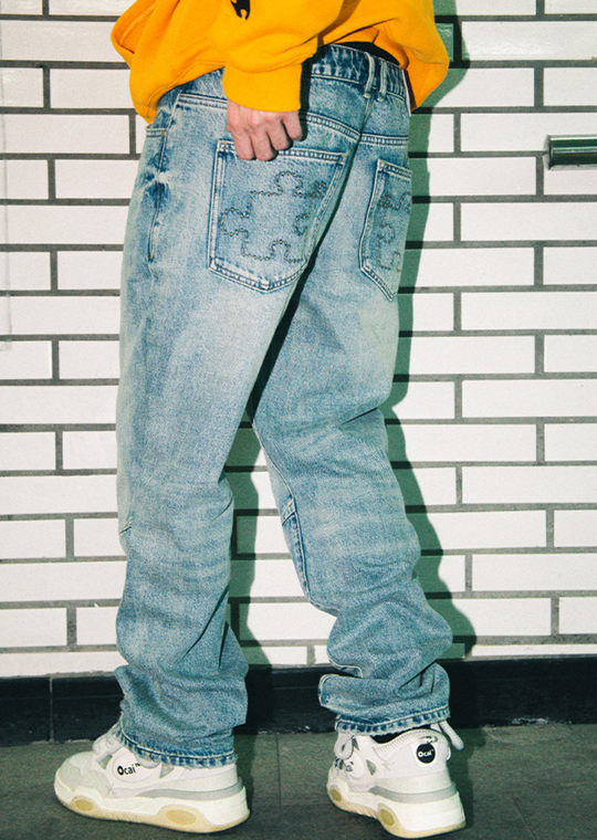YADcrew Puzzle Embroidery Washed Jeans
