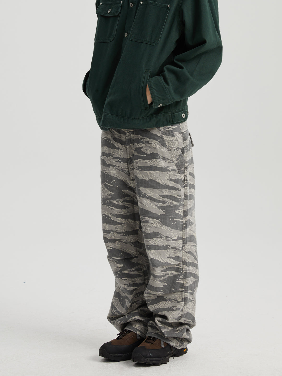 Wassup House Tree Camouflage Old Work Pants