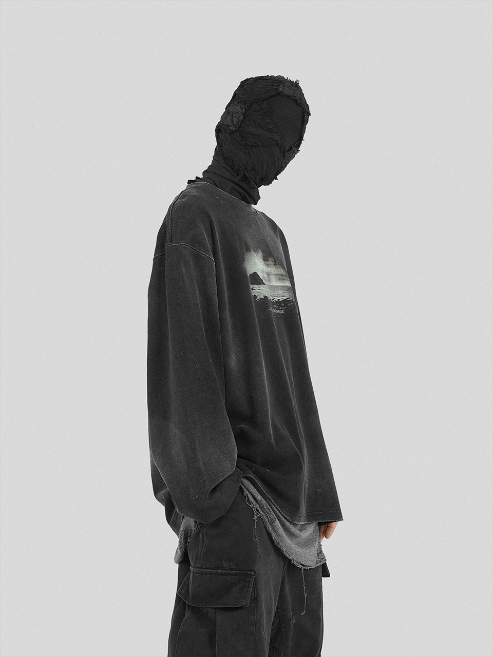 UNDERWATER Isolated Island Printed Long Sleeve Tee