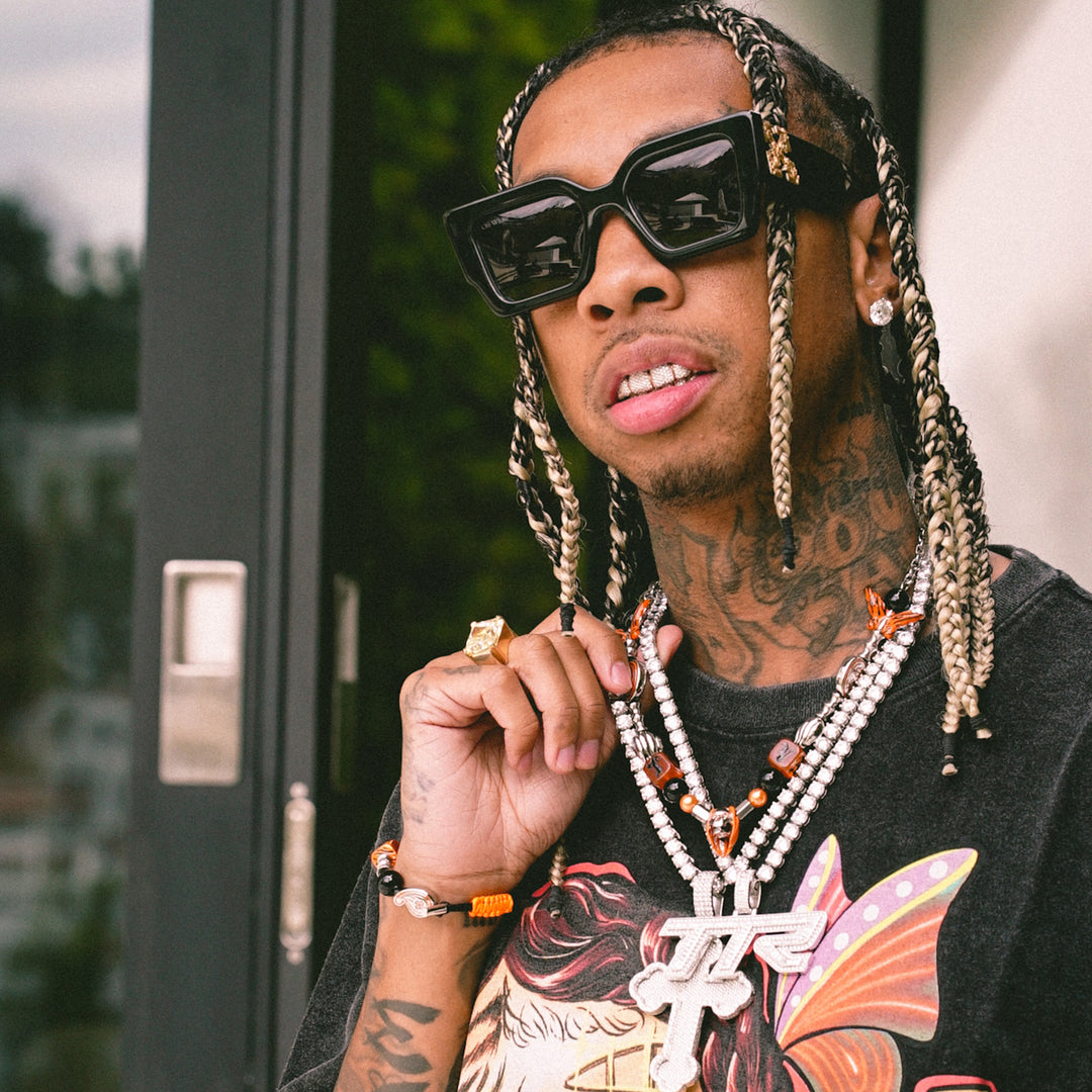 SALUTE TYGA x *EVAE+ Tiger Amber Dice Cashew Flower Butterfly Necklace | Face 3 Face