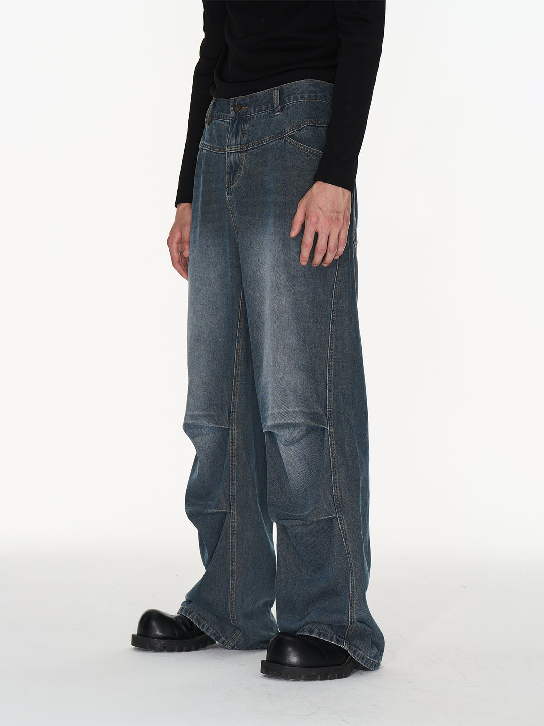 BLIND NO PLAN Silhouette Pinch Pleat Washed Denim Jeans