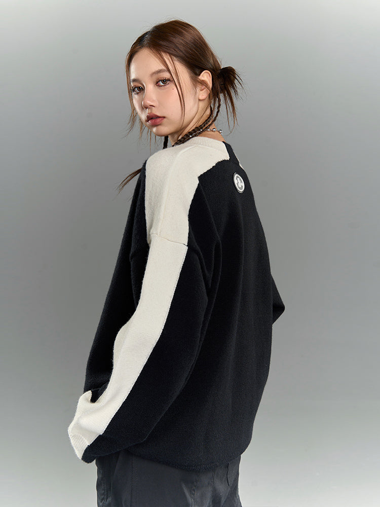 YADcrew Black & White Contrasting Knit Sweater