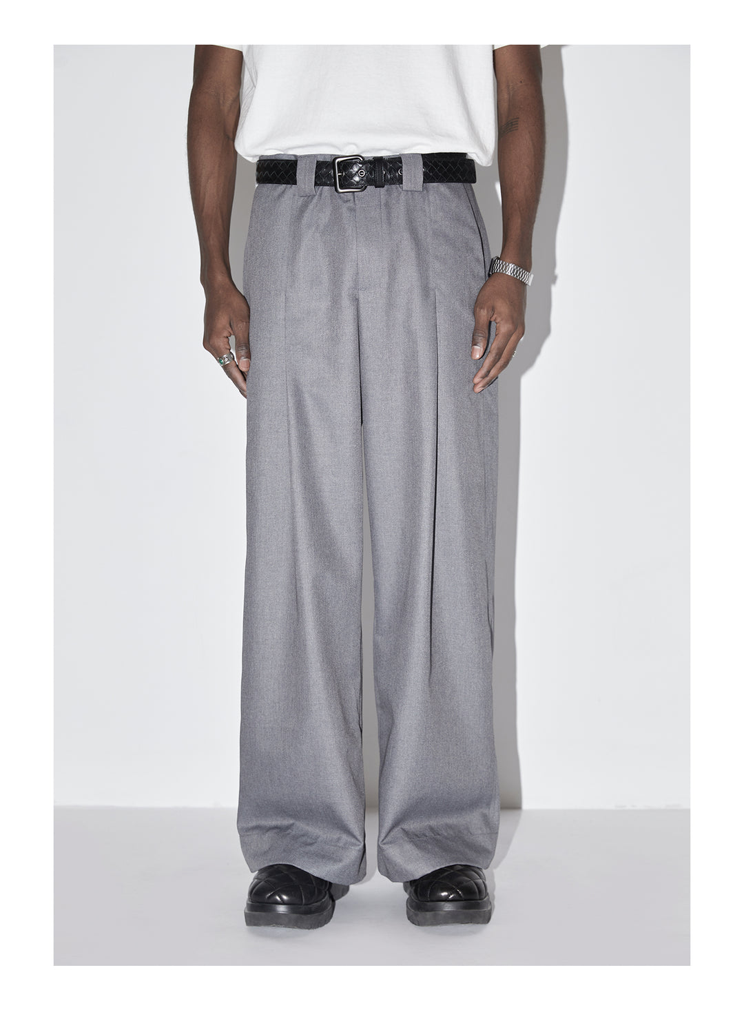 EMPTY REFERENCE Embroidered Silhouette Drape Suit Pants