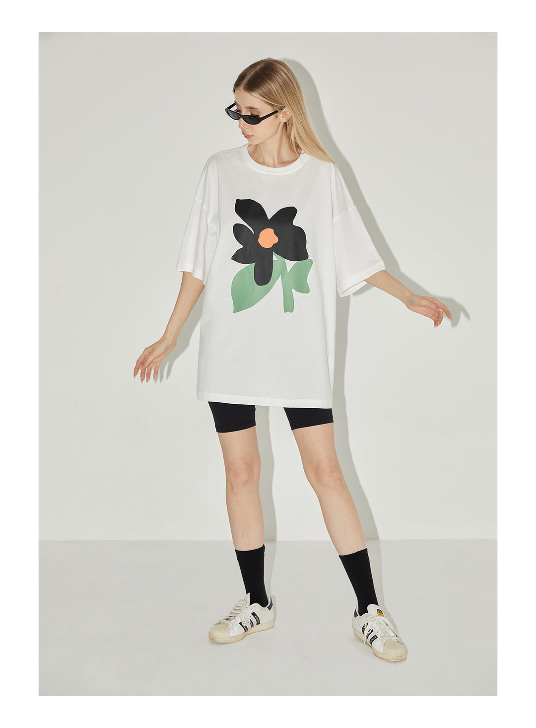 EMPTY REFERENCE Black Flower Tee