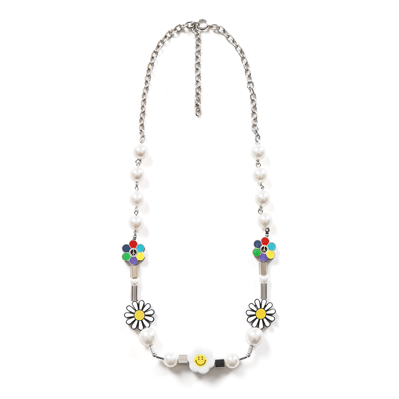 SALUTE Daisy Flower Smile Necklace