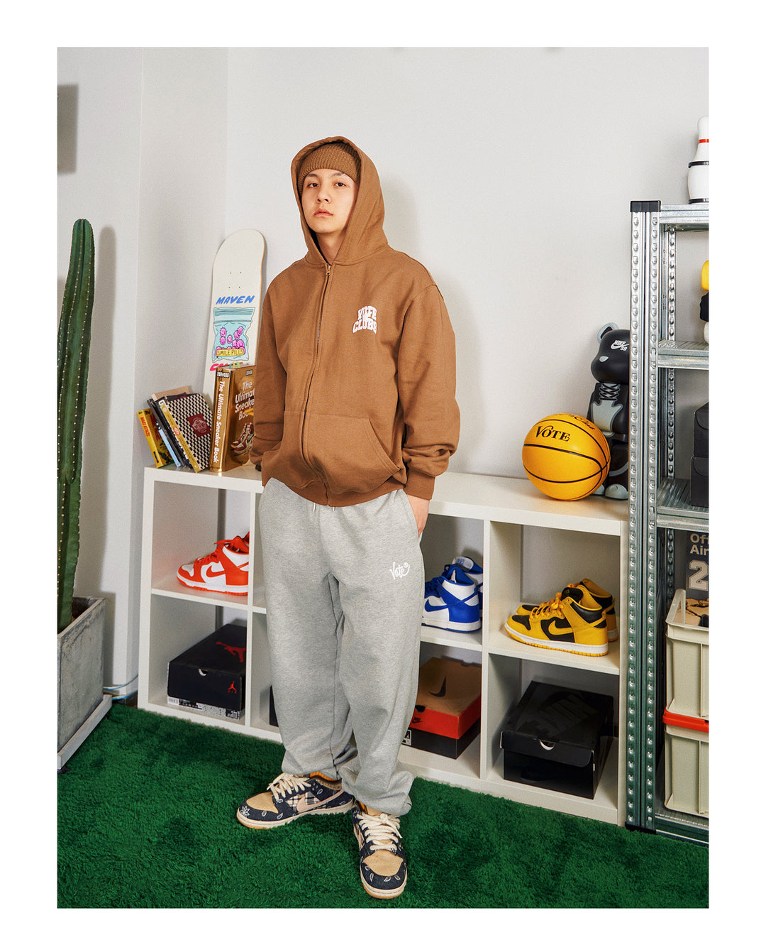 VOTE Clubs Bee Zip up Hoodie