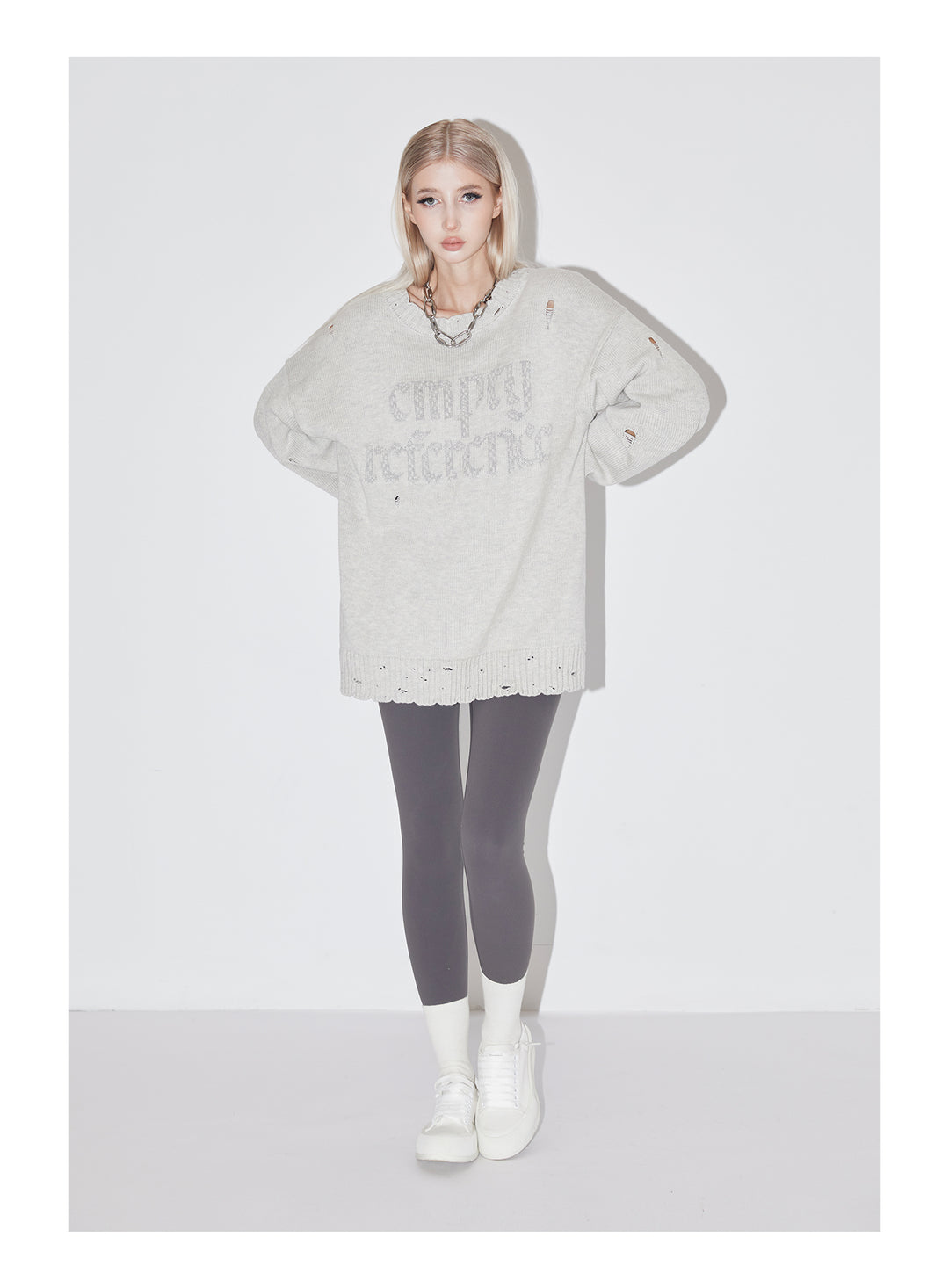 EMPTY REFERENCE Gray Hole Logo Knit Sweater