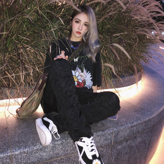 SALUTE Daisy Sunflower Smiley Flower Tee | Face 3 Face