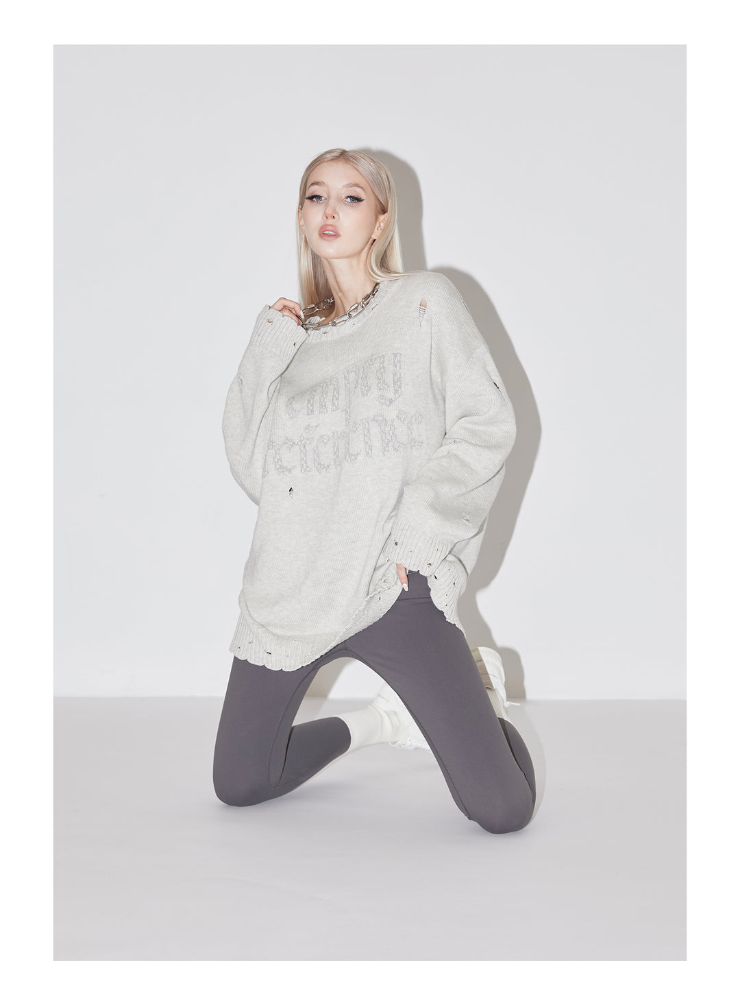EMPTY REFERENCE Gray Hole Logo Knit Sweater