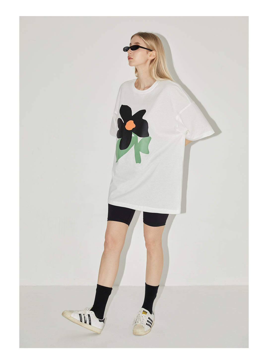 EMPTY REFERENCE Black Flower Tee