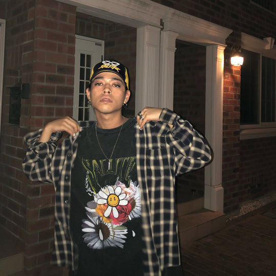 SALUTE Daisy Sunflower Smiley Flower Tee | Face 3 Face