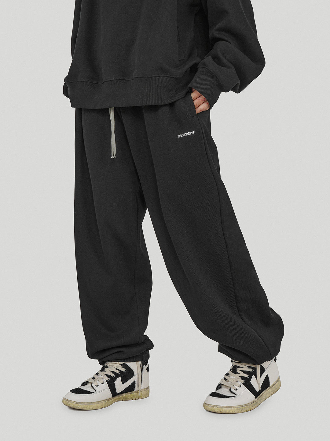 UNDERWATER Washed Basic Logo Embroidered Sweatpants