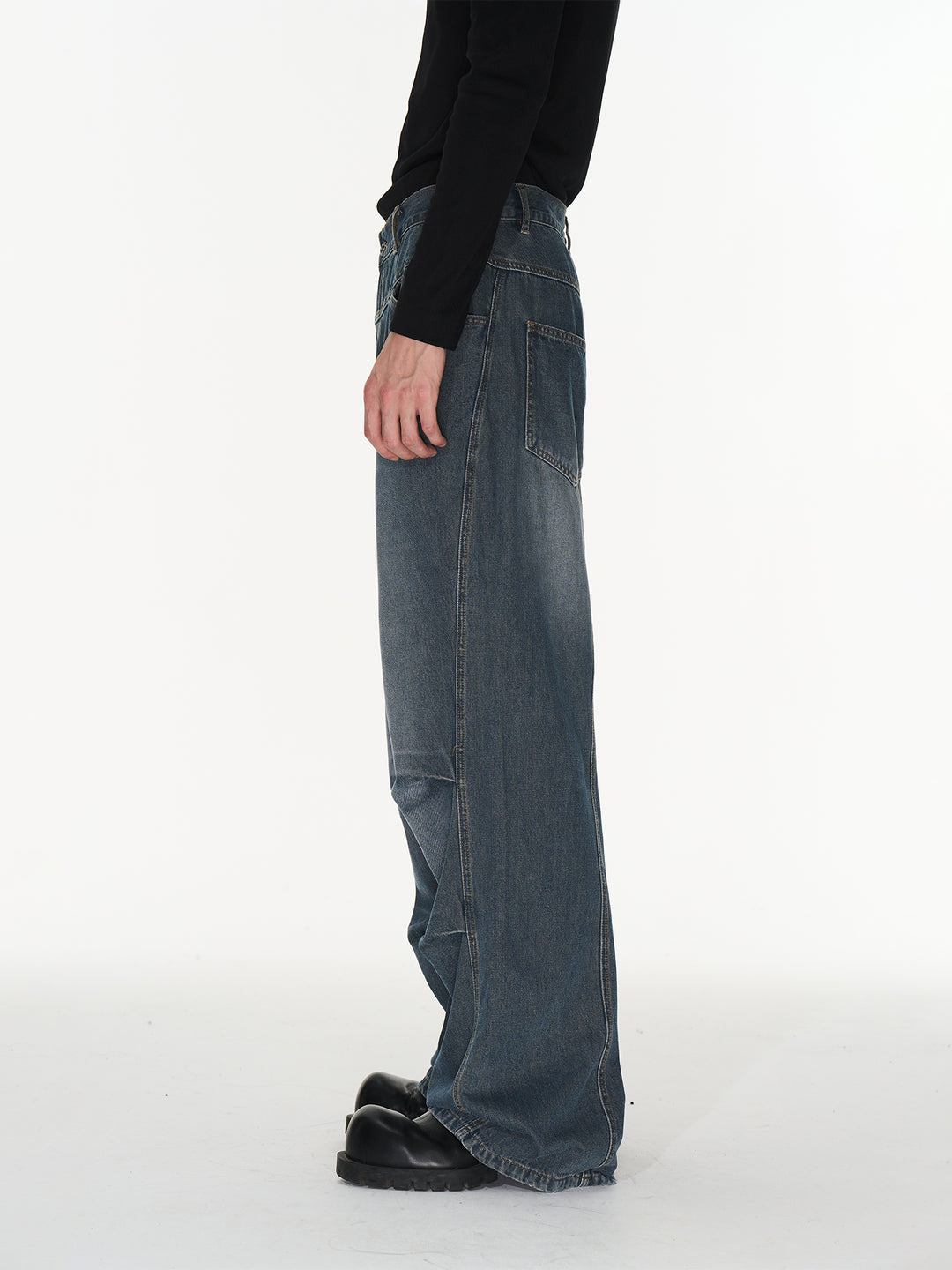 BLIND NO PLAN Silhouette Pinch Pleat Washed Denim Jeans